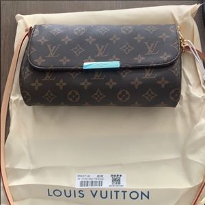 Favorite crossbody